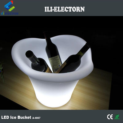পার্টির জন্য পুনরায় চার্জযোগ্য প্লাস্টিকের LED বরফ বালতি জলরোধী ওয়্যারলেস বহনযোগ্য বহিরঙ্গন