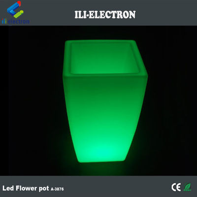 চীন সরবরাহকারী আউটডোর LED আলোকিত আলোকিত বর্গক্ষেত্র উদ্ভিদ পাত্র 80000 ঘন্টা ব্যাটারি জীবন