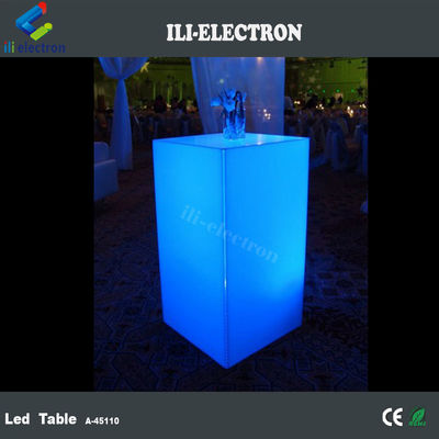 আউটডোর LED লাইট ককটেল টেবিল উচ্চ Cuboid PE প্লাস্টিকের উপাদান রিমোট কন্ট্রোল সঙ্গে